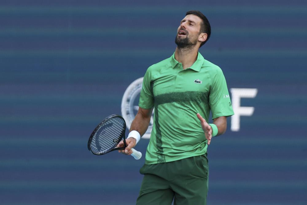 竞争对手在 竞争对手在